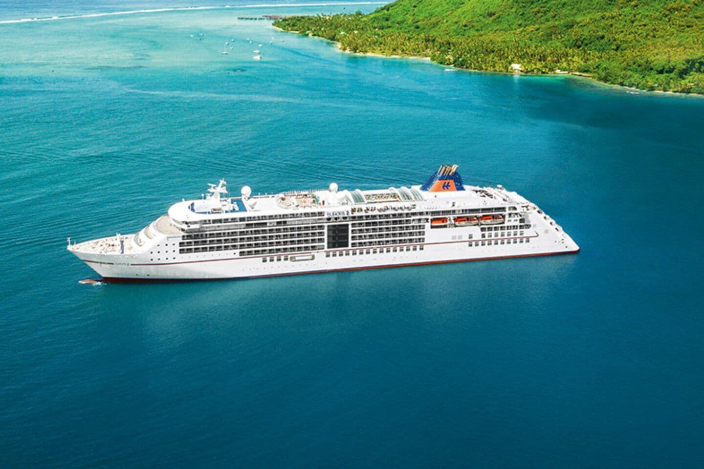 MS Europa 2 vor der norwegischen Küste.